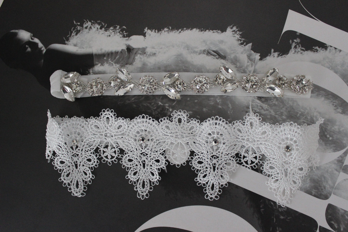 Lace bridal wedding garter set