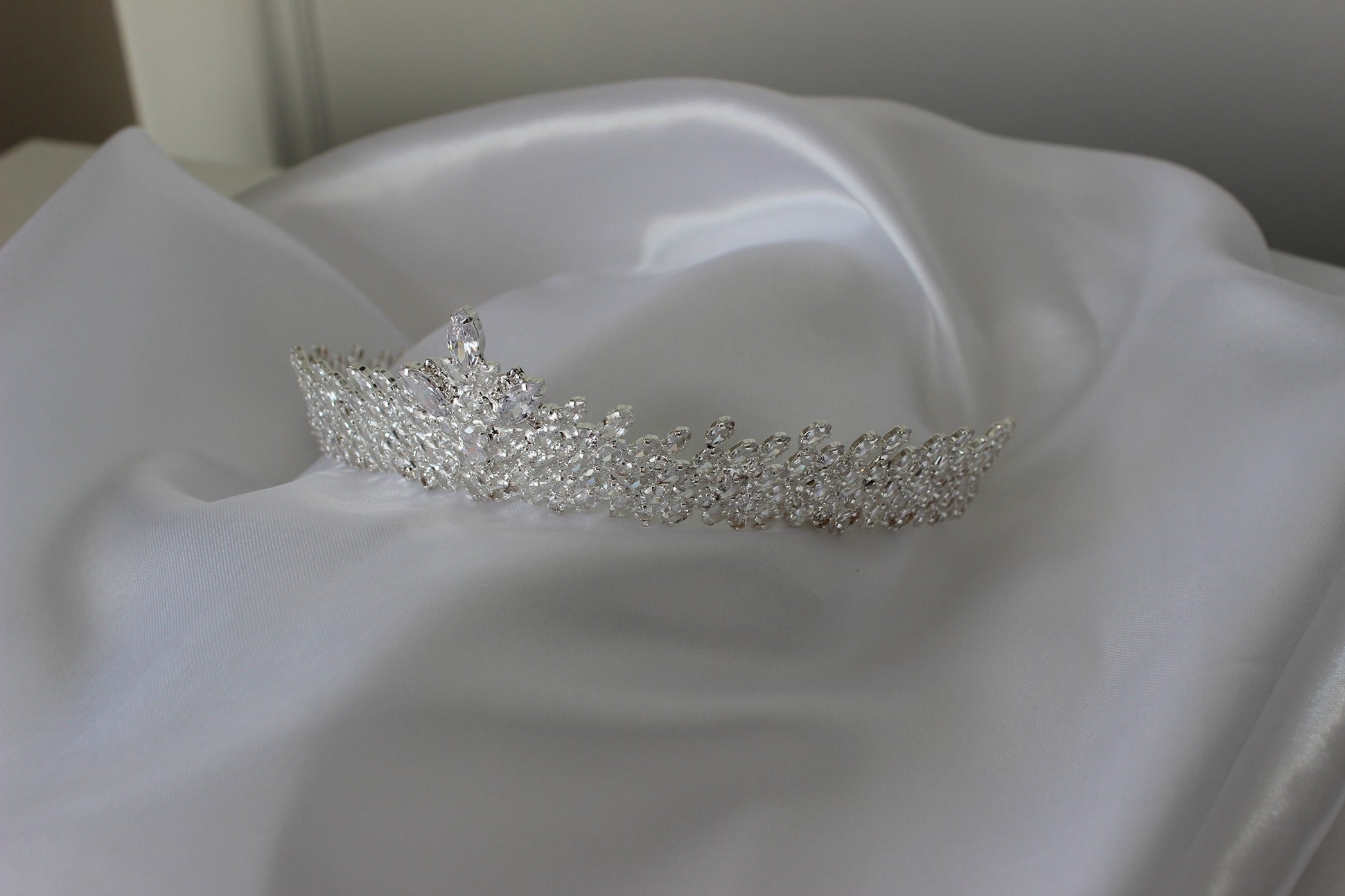 Luxury bridal crown