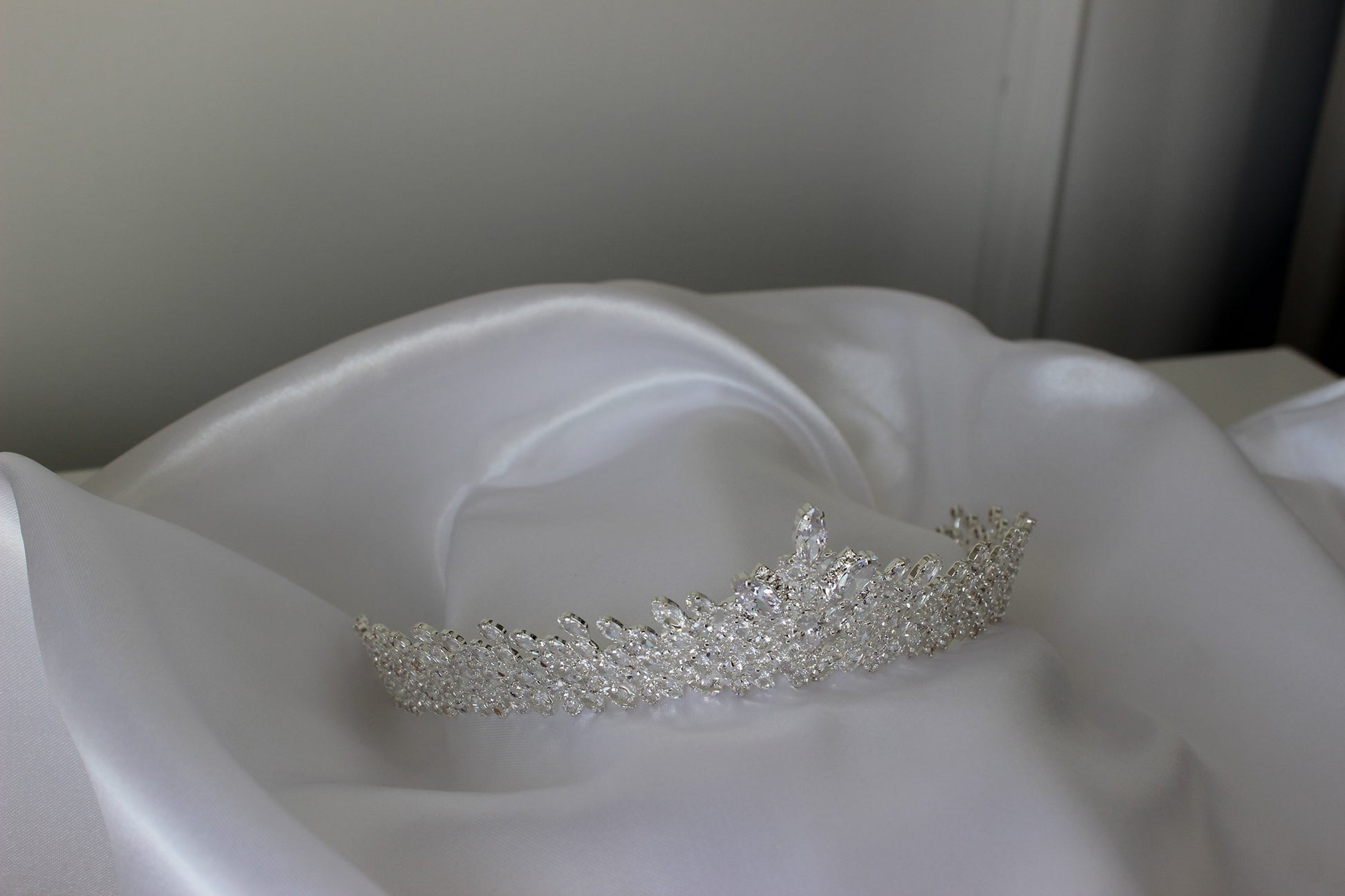 Luxury bridal crown