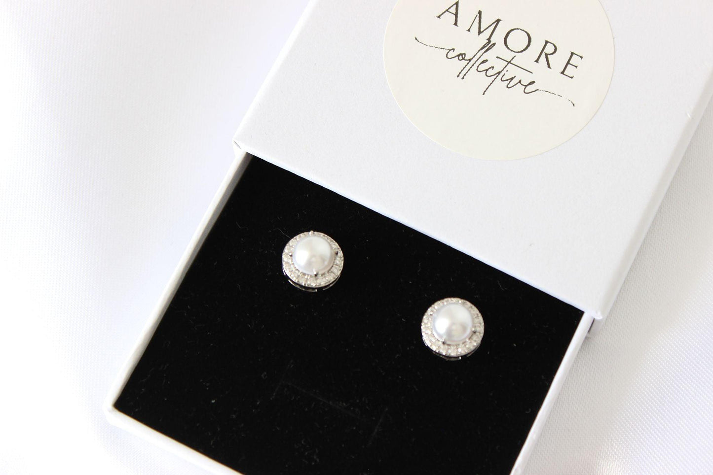 "NATALIE" Pearl Silver Studs