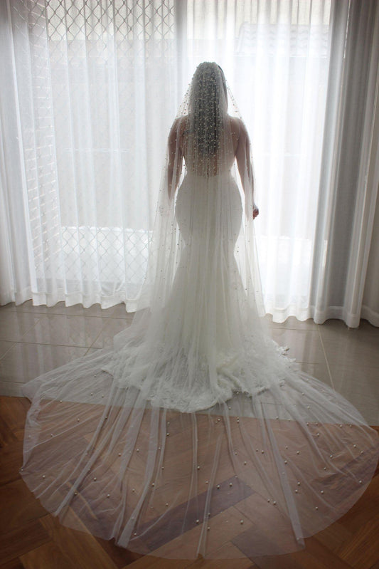 "NEVEEN" Pearl Top 1 Tier Veil