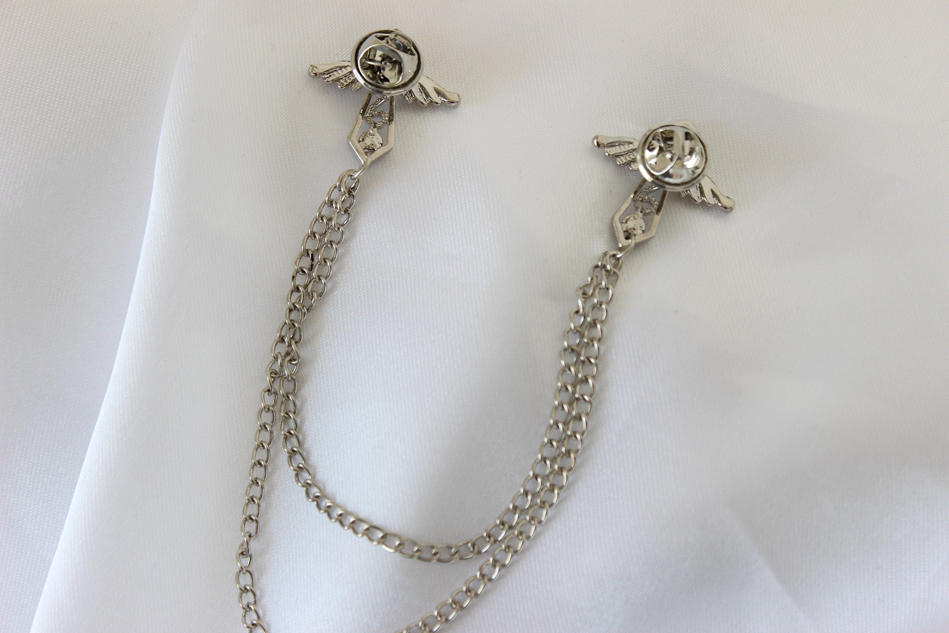 John Silver Cross Chain Pin