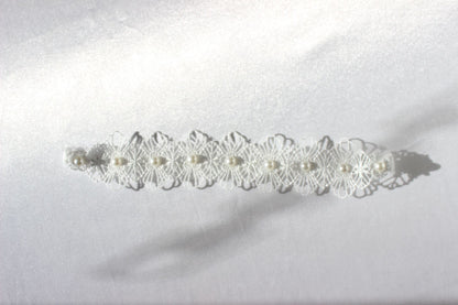 Pearl Flower Garter with white lace