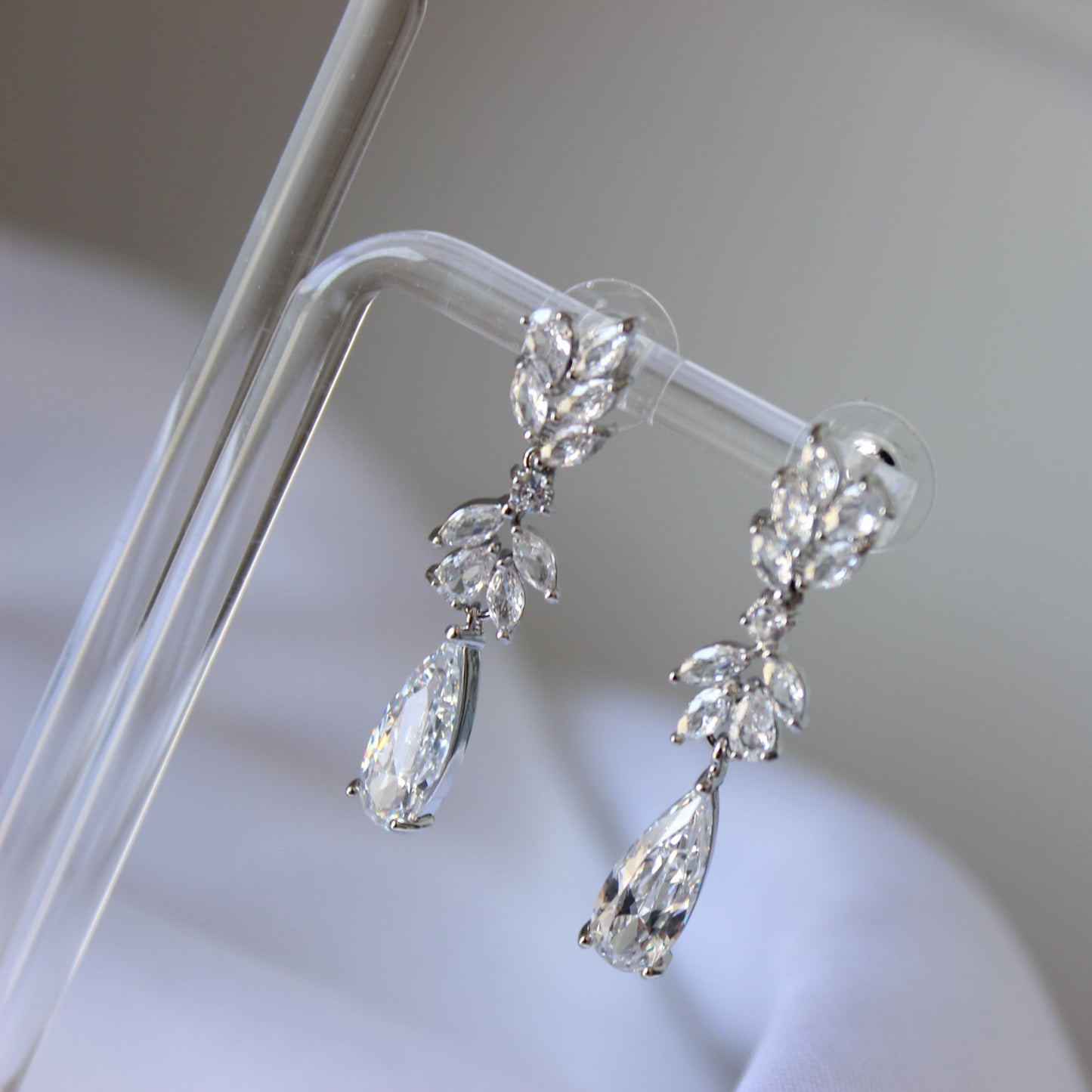 Pear drop Silver earrings