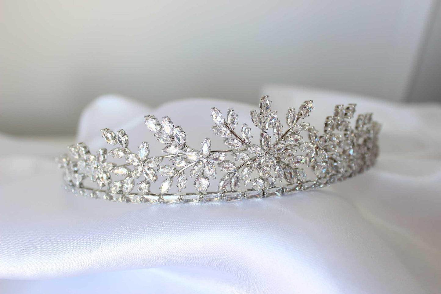 Cecilie silver bridal crown
