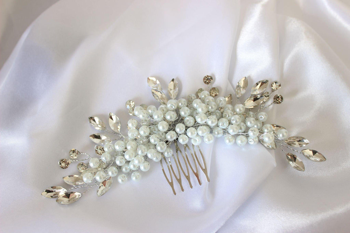Evie silver bridal hair comb with white pearls
