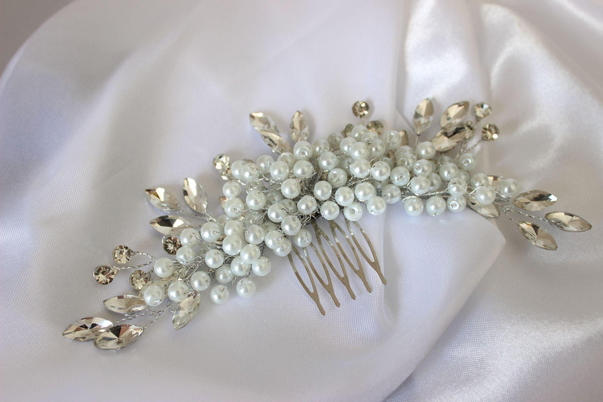 Evie silver bridal hair comb with white pearls
