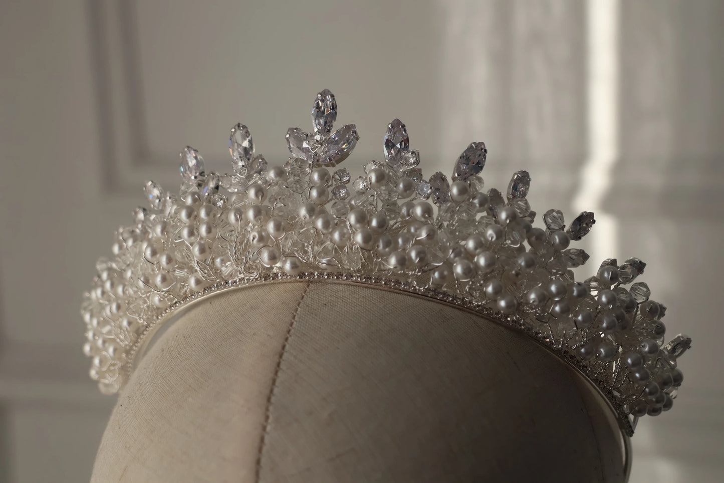 Isadora medium pearl and crystal bridal crown in silver