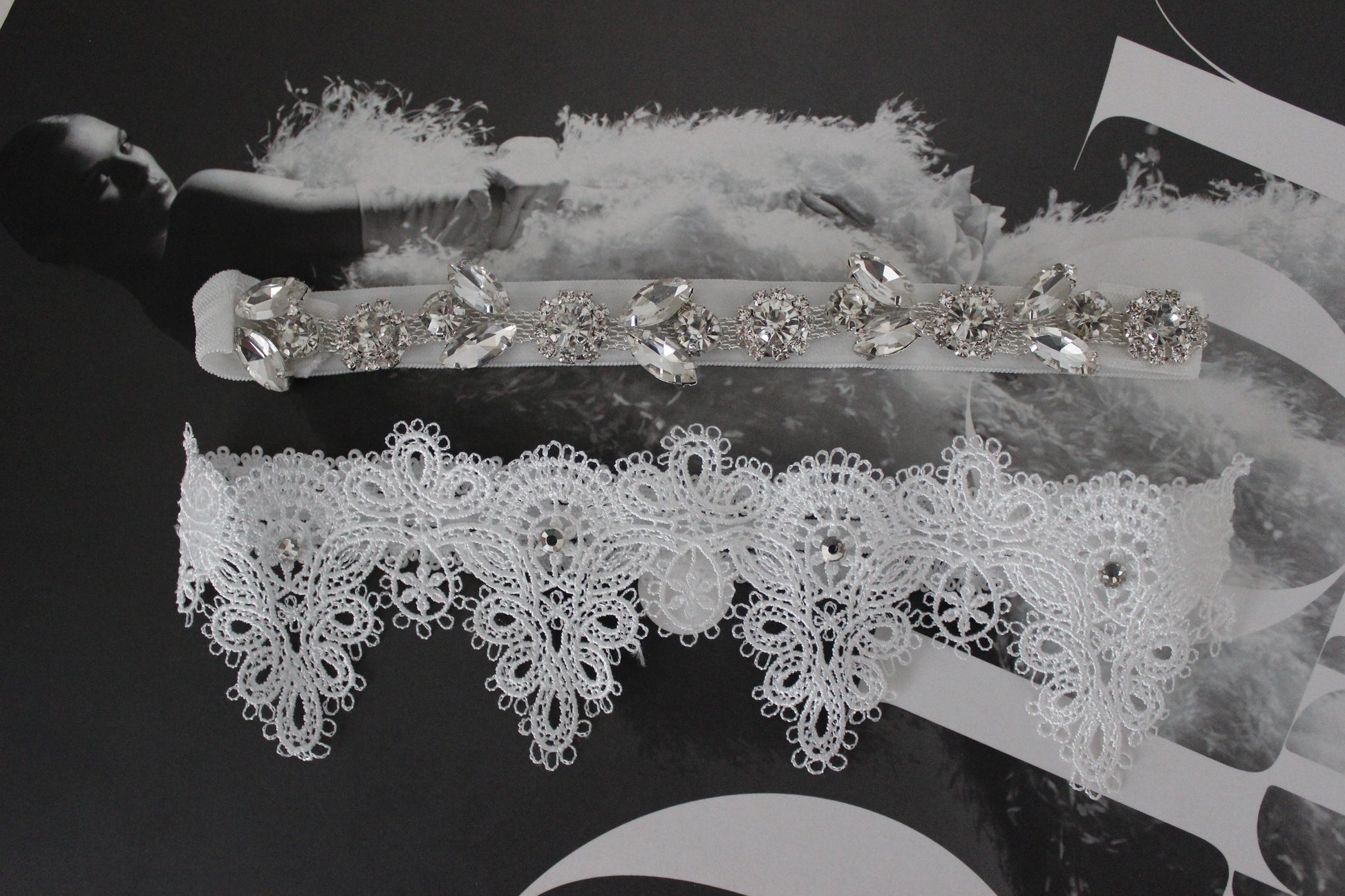 Lace bridal wedding garter set