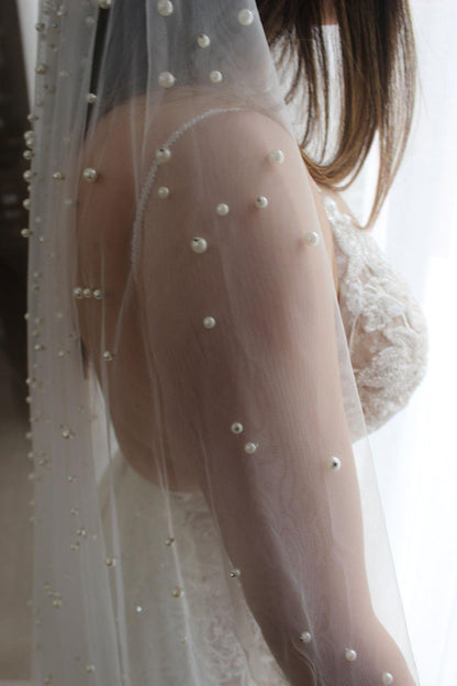 Neveen Pearl Top 1 Tier Veil with scattered pearls clustered at the top