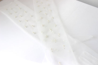 Pearl bridal gloves