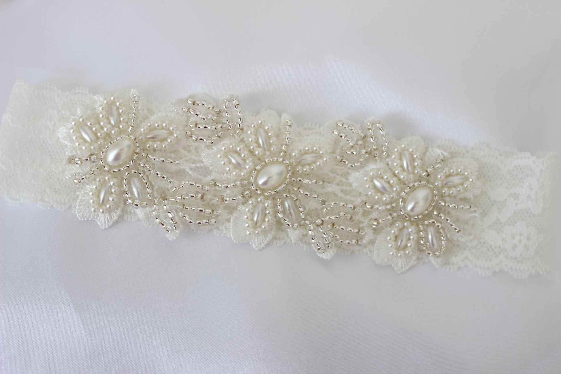 Pearl Embellished Floral Bridal Garter